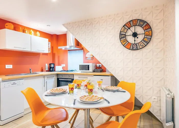 Les Glycines N1 Hébergement de vacances *